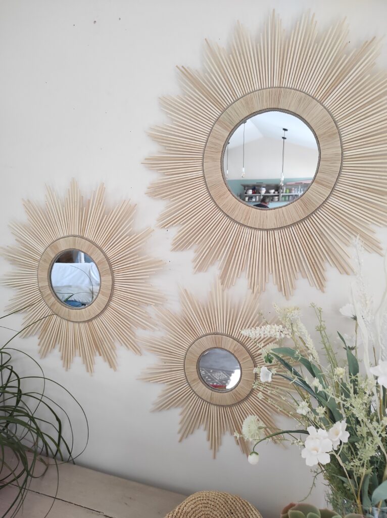 Trio de miroirs en bois et raphia tressé Ju0146