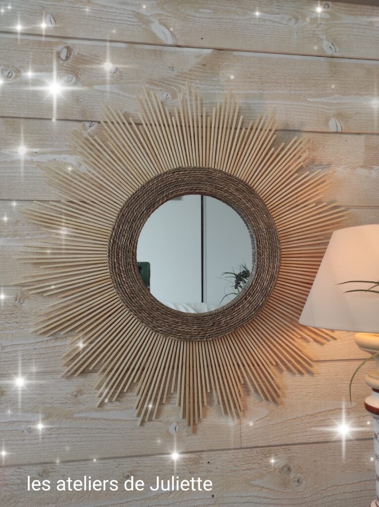Miroir rond en bois naturel cerné d’algues marine brune Ju0155
