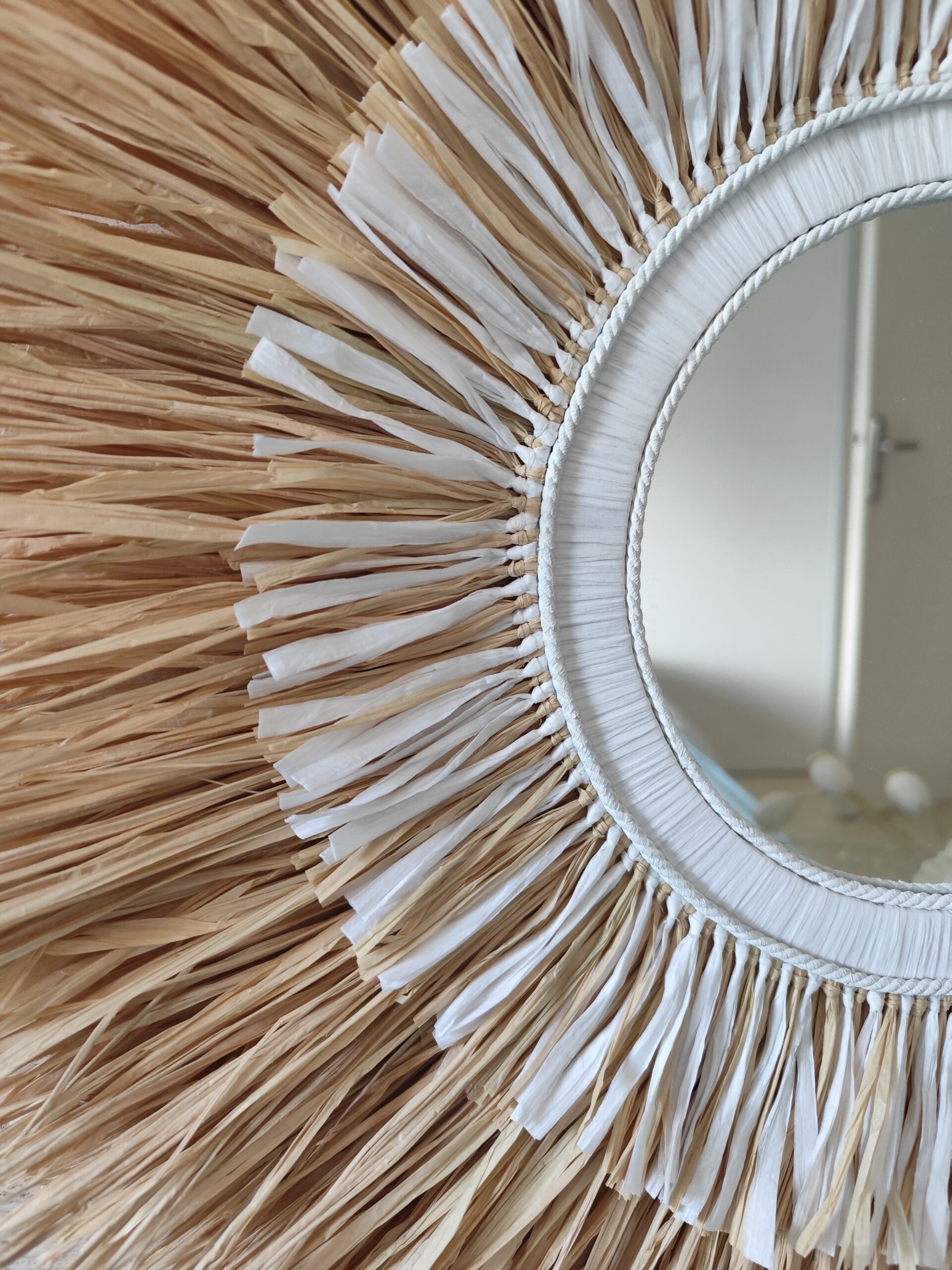 Miroir en raphia naturel et blanc sur 2 niveaux Ju0197