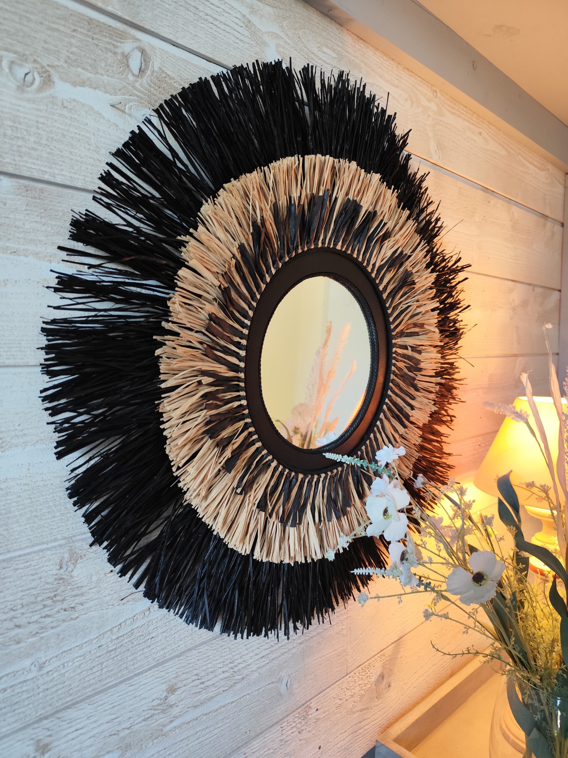 Miroir bicolor sur 3 niveaux de raphia naturel et noir Ju0200