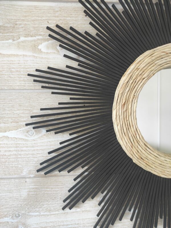 Trio de miroirs rond en bois naturel teinté de noir et de cercles concentriques en maïs