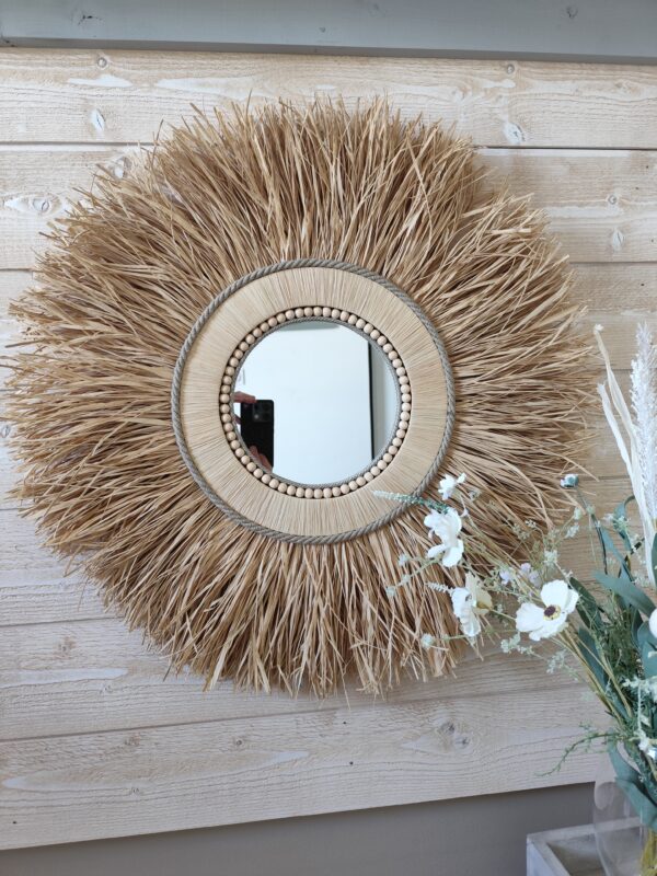 Miroir rond en raphia naturel cerné d’un bord en bois Ju0260