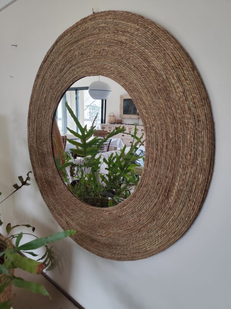 Grand miroir cerné d'un cordage en algues marine Ju265