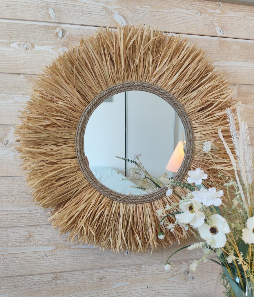 Miroir rond en raphia naturel cerné de cordes de lin, Ju0300
